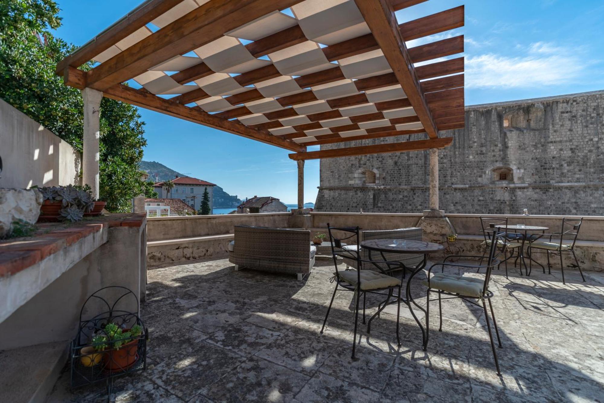 Vecchia Apartment *